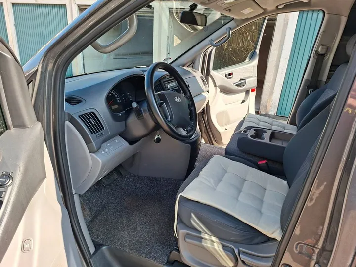 Hyundai H-1