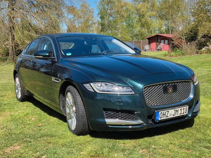 Jaguar XF
