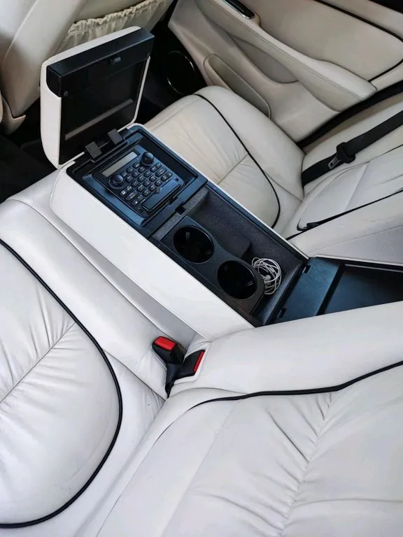Jaguar XJ6