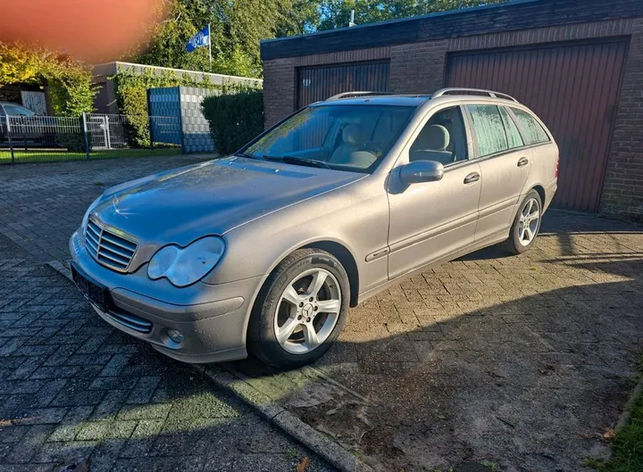 Mercedes-Benz C 220
