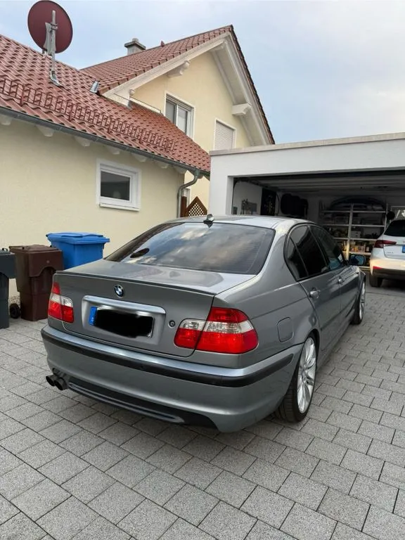 BMW 320