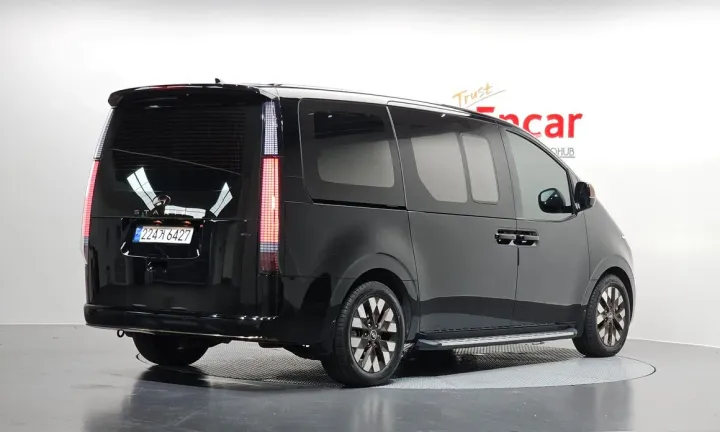 Hyundai Staria