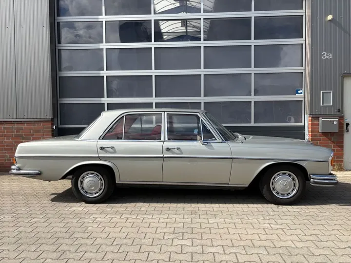 Mercedes-Benz 280