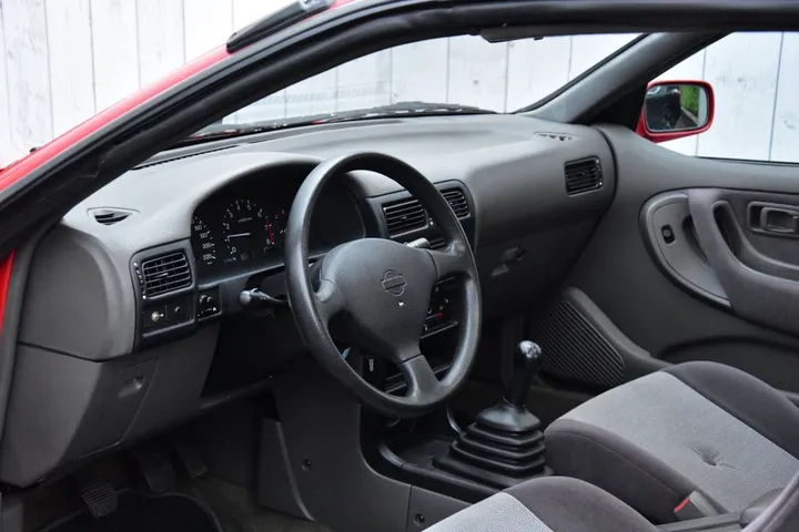 Nissan 100 NX