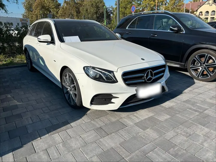 Mercedes-Benz E 220