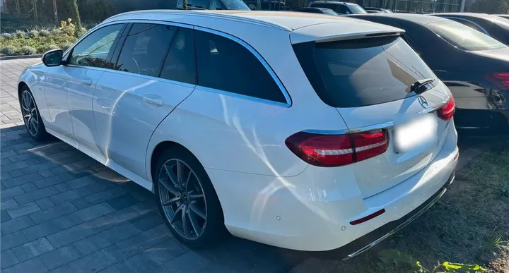 Mercedes-Benz E 220