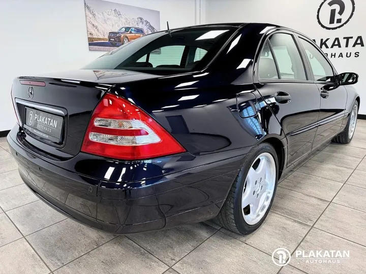 Mercedes-Benz C 320
