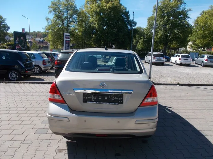 Nissan Tiida