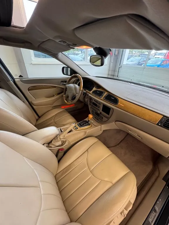Jaguar S-Type