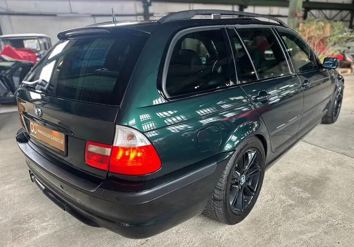 BMW 330