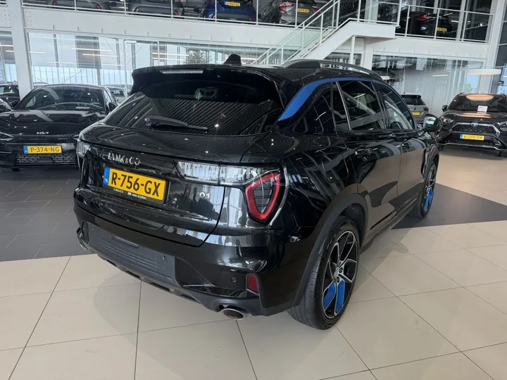 Lynk&Co 01