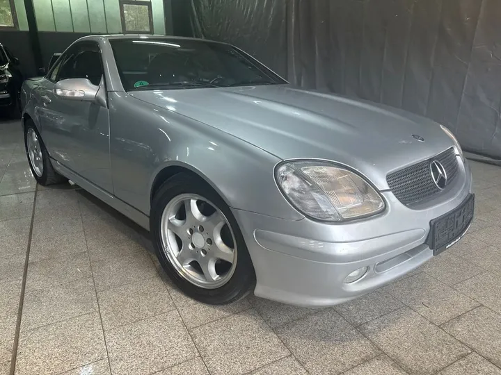 Mercedes-Benz SLK 230