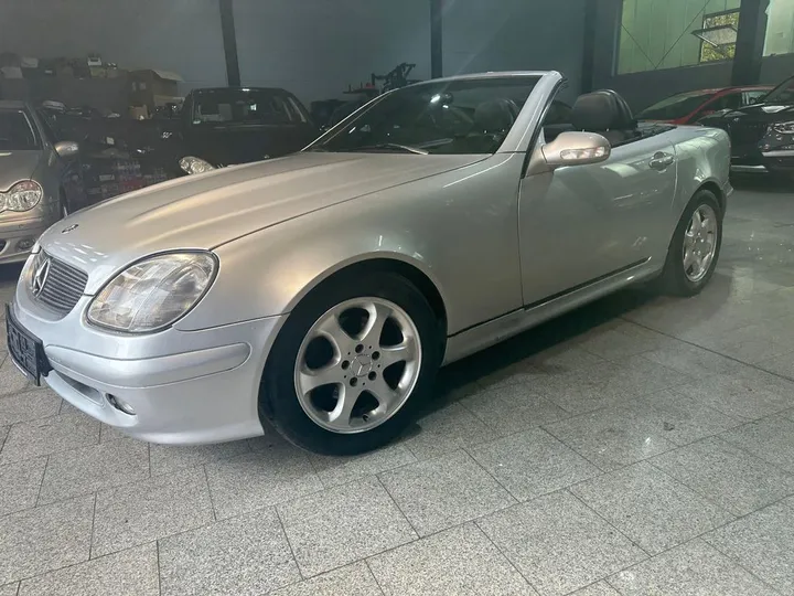 Mercedes-Benz SLK 230