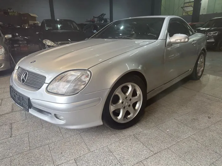 Mercedes-Benz SLK 230