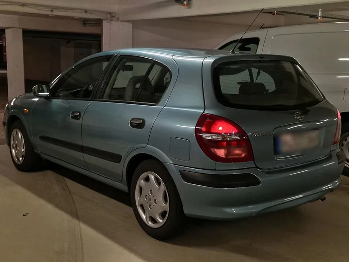 Nissan Almera