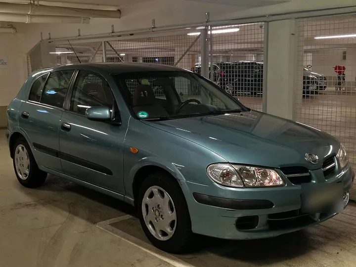 Nissan Almera