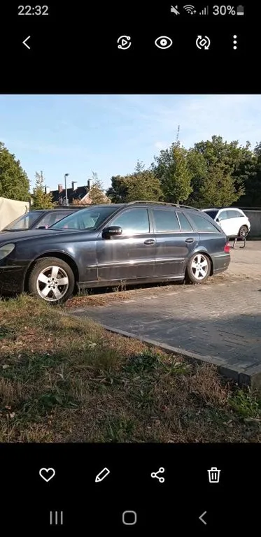 Mercedes-Benz E 320