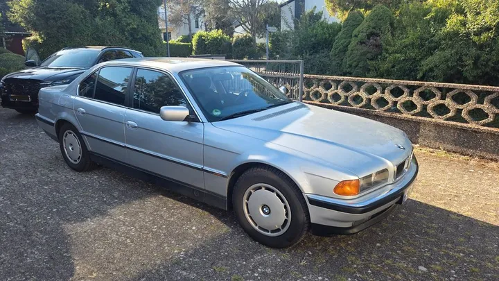 BMW 728