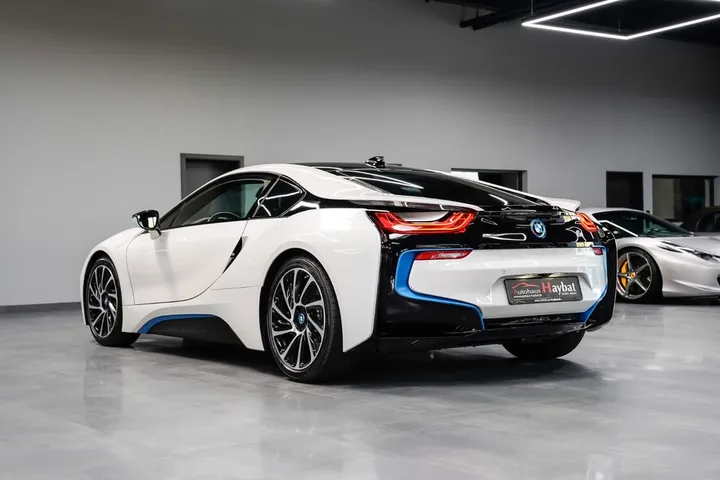 BMW i8