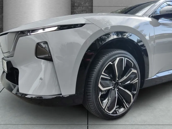 Mazda CX-6e