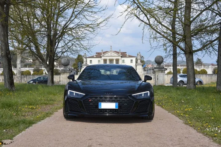 Audi R8