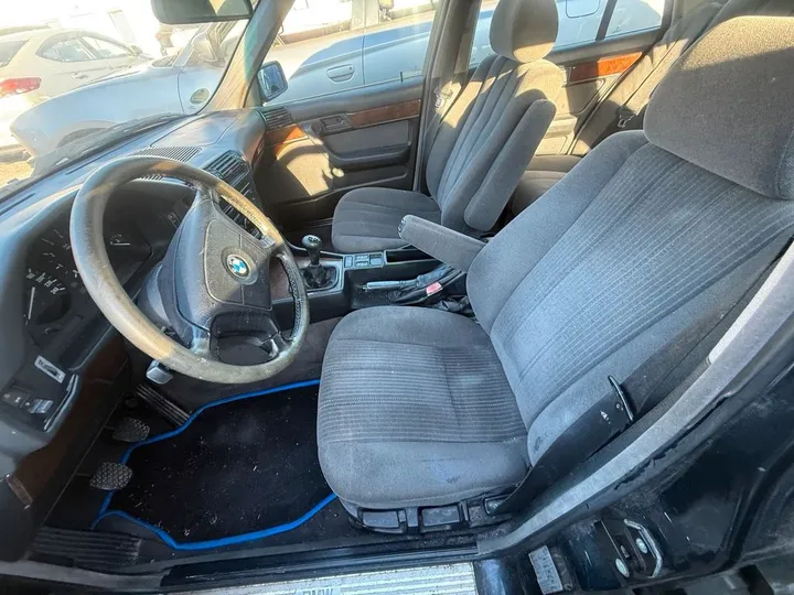 BMW 518