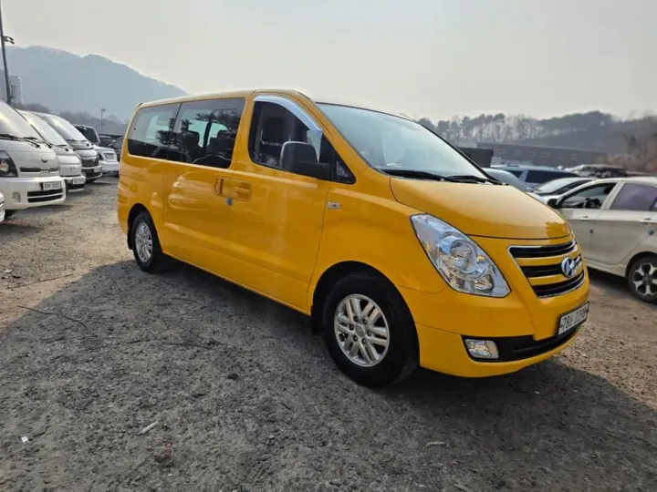 Hyundai Starex