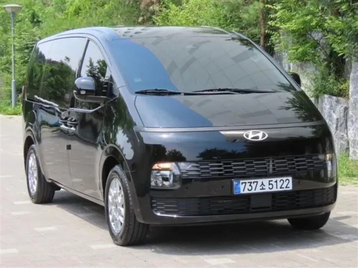 Hyundai Staria