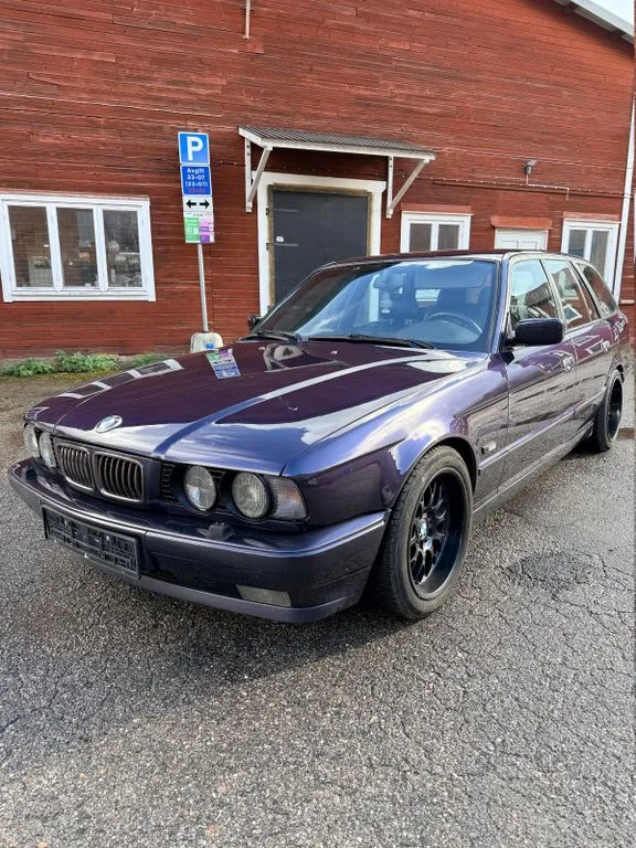 BMW 525