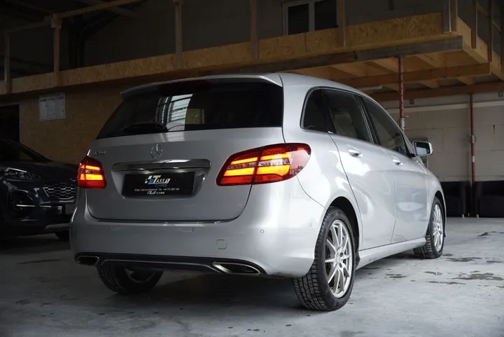 Mercedes-Benz B 200