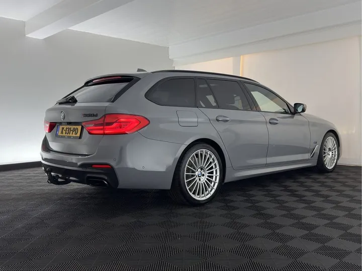 BMW M550