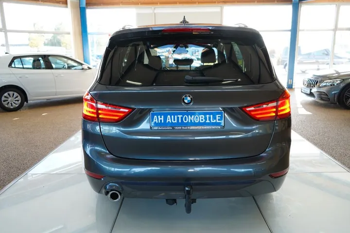 BMW 216
