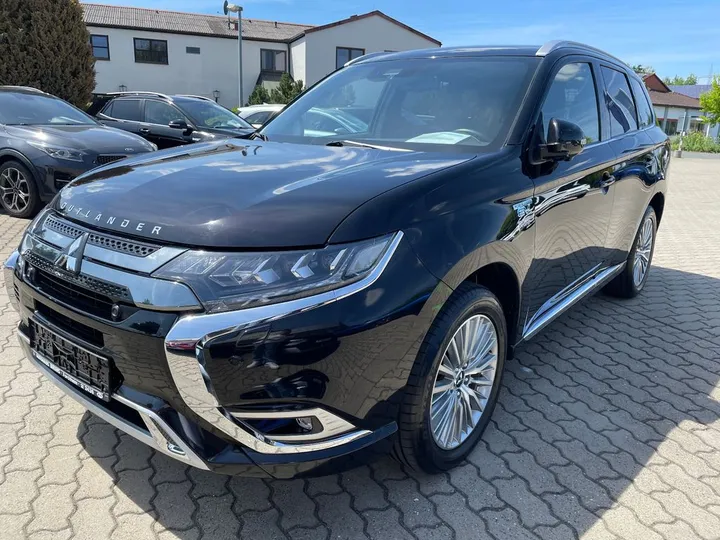 Mitsubishi Plug-in Hybrid Outlander