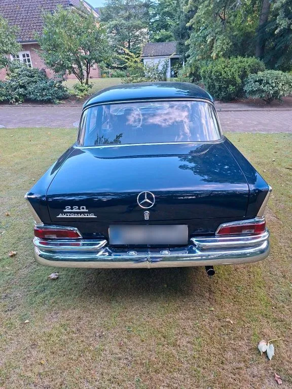 Mercedes-Benz B 220
