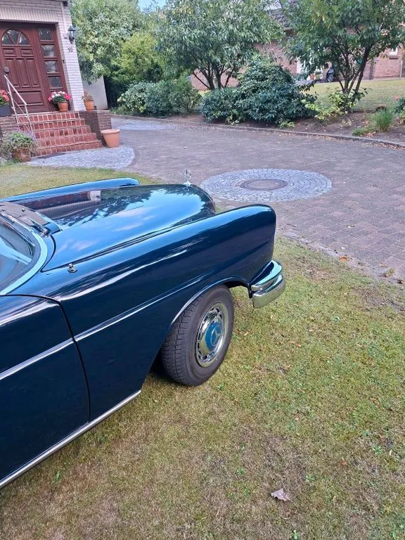 Mercedes-Benz B 220