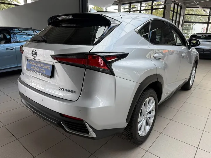 Lexus NX 300