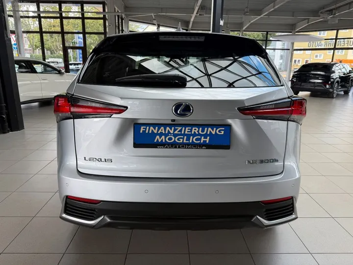 Lexus NX 300