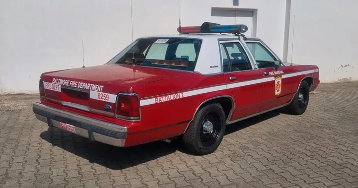 Ford Crown