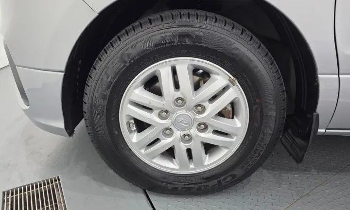 Hyundai Starex