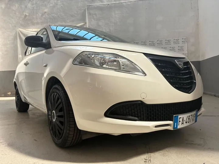Lancia Ypsilon