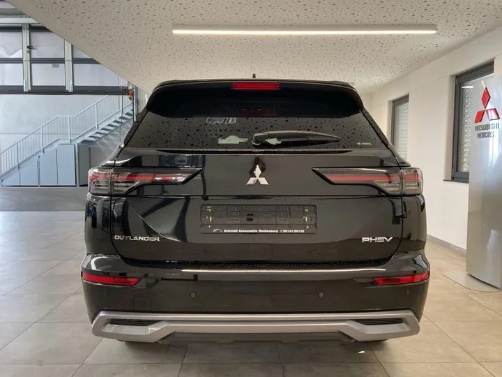 Mitsubishi Plug-in Hybrid Outlander