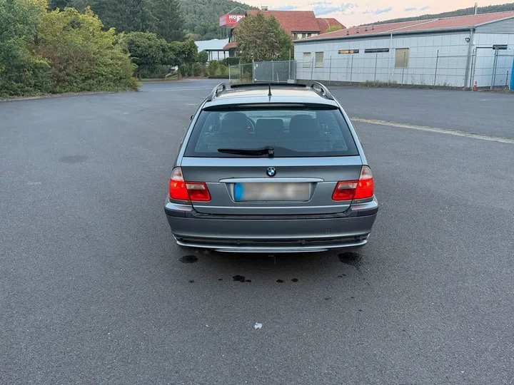 BMW 330
