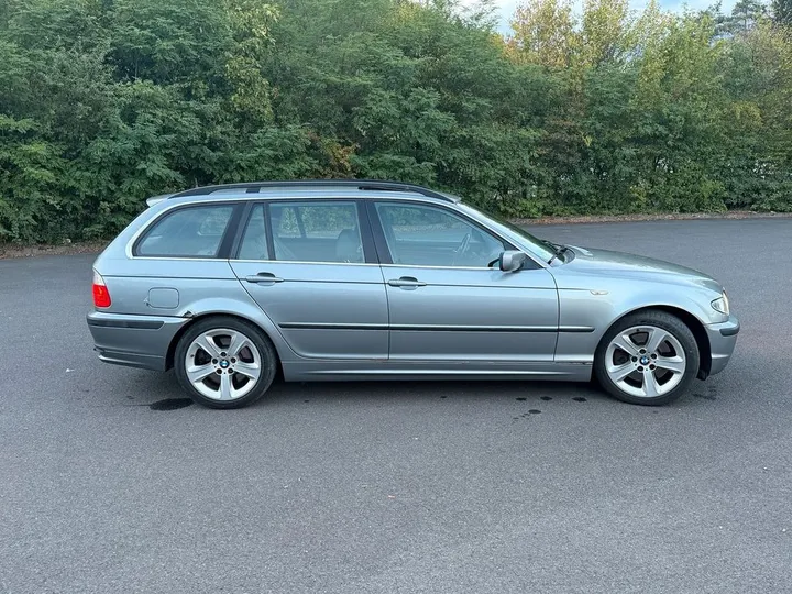 BMW 330
