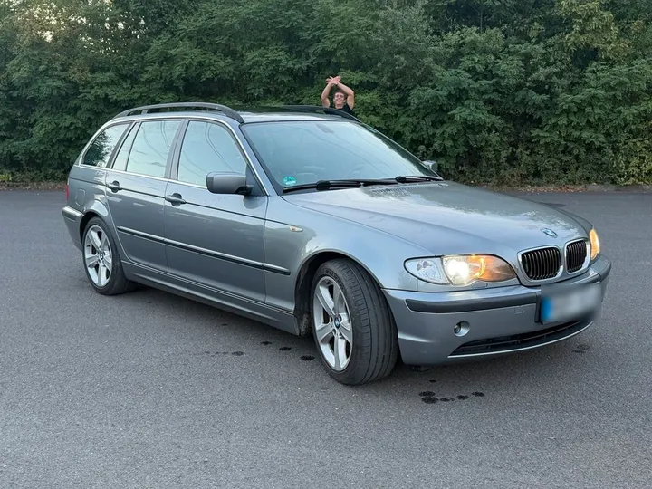 BMW 330