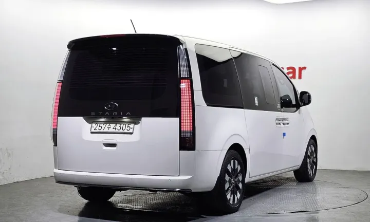 Hyundai Staria