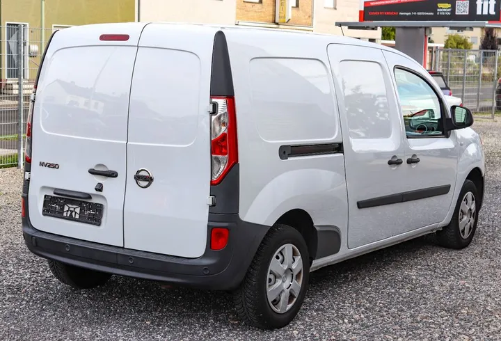 Nissan NV250