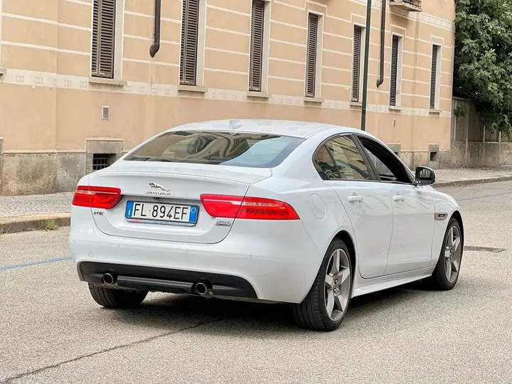 Jaguar XE