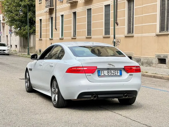 Jaguar XE
