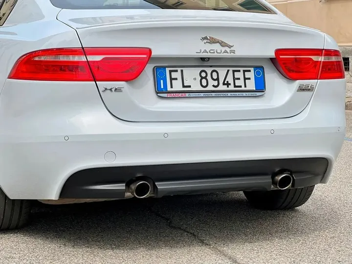 Jaguar XE