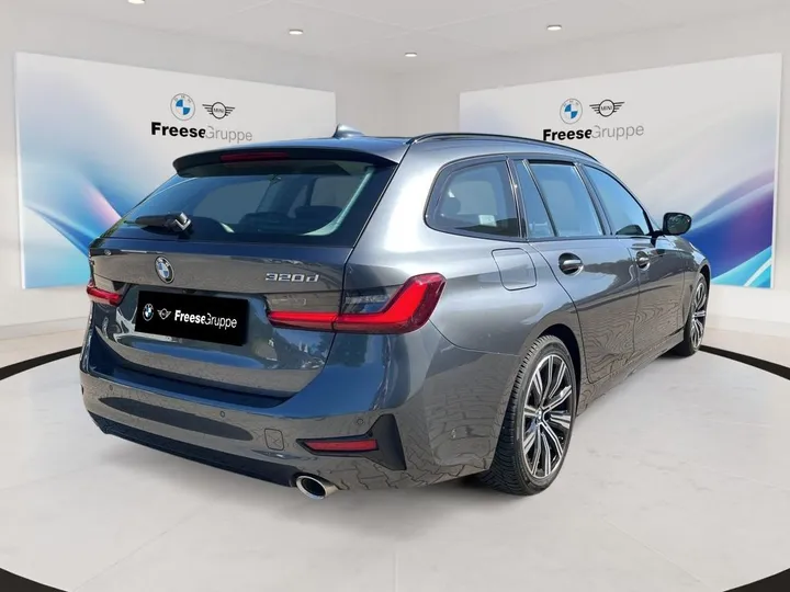 BMW 320